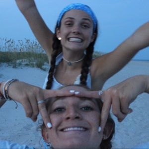 Meet your Posher, Hayley